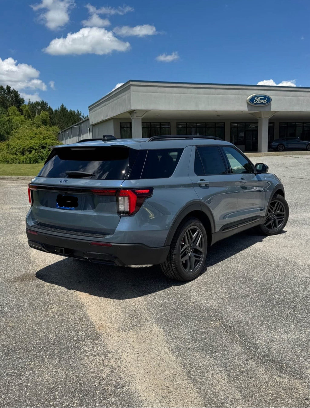 2025 Ford Explorer ST-Line