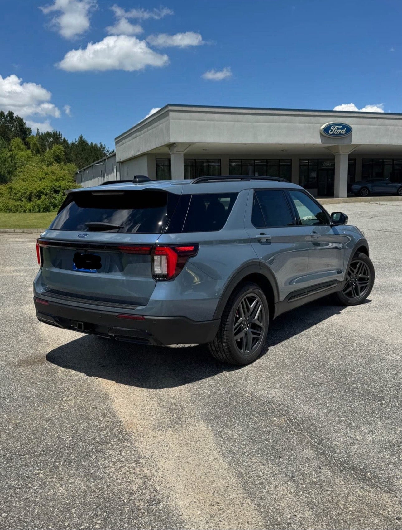 2025 Ford Explorer ST-Line