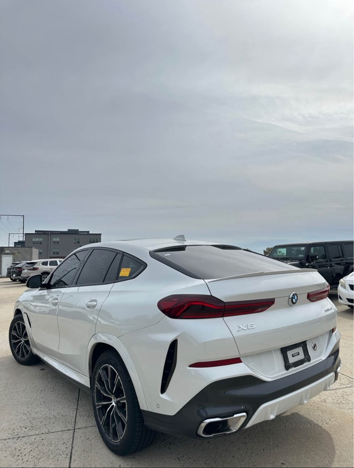 2023 BMW X6 xDrive40i
