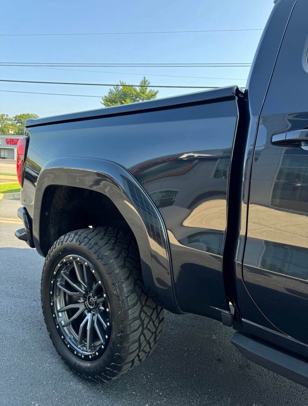 2023 GMC Sierra AT4