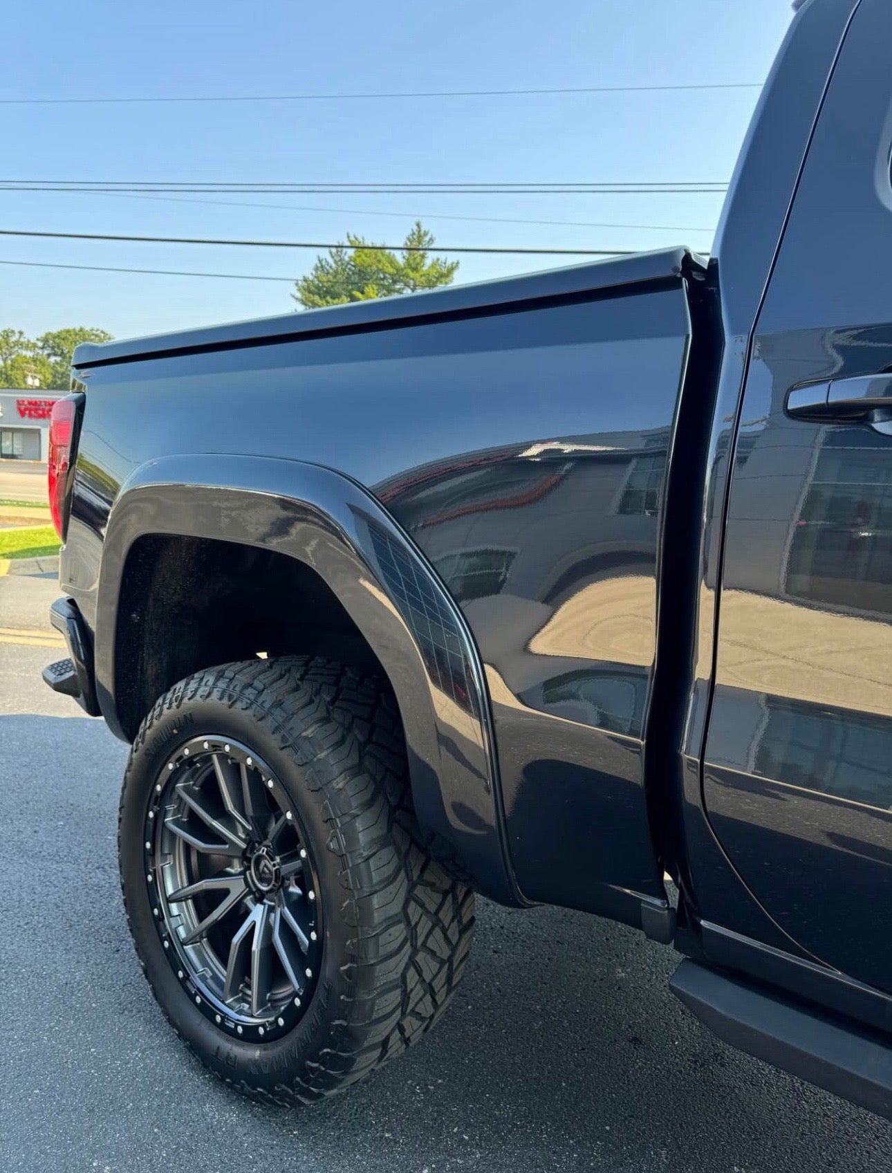 2023 GMC Sierra AT4