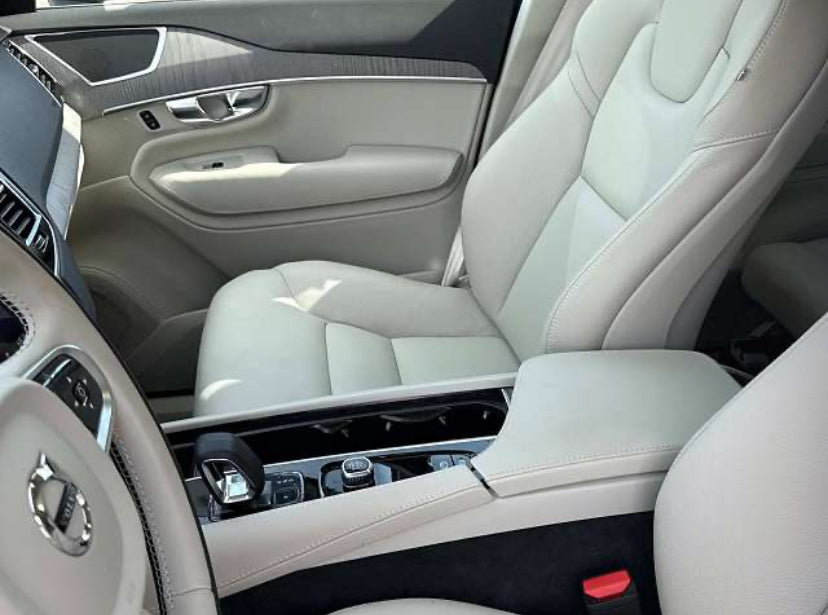 2025 Volvo XC90 T8 Plus Bright Theme