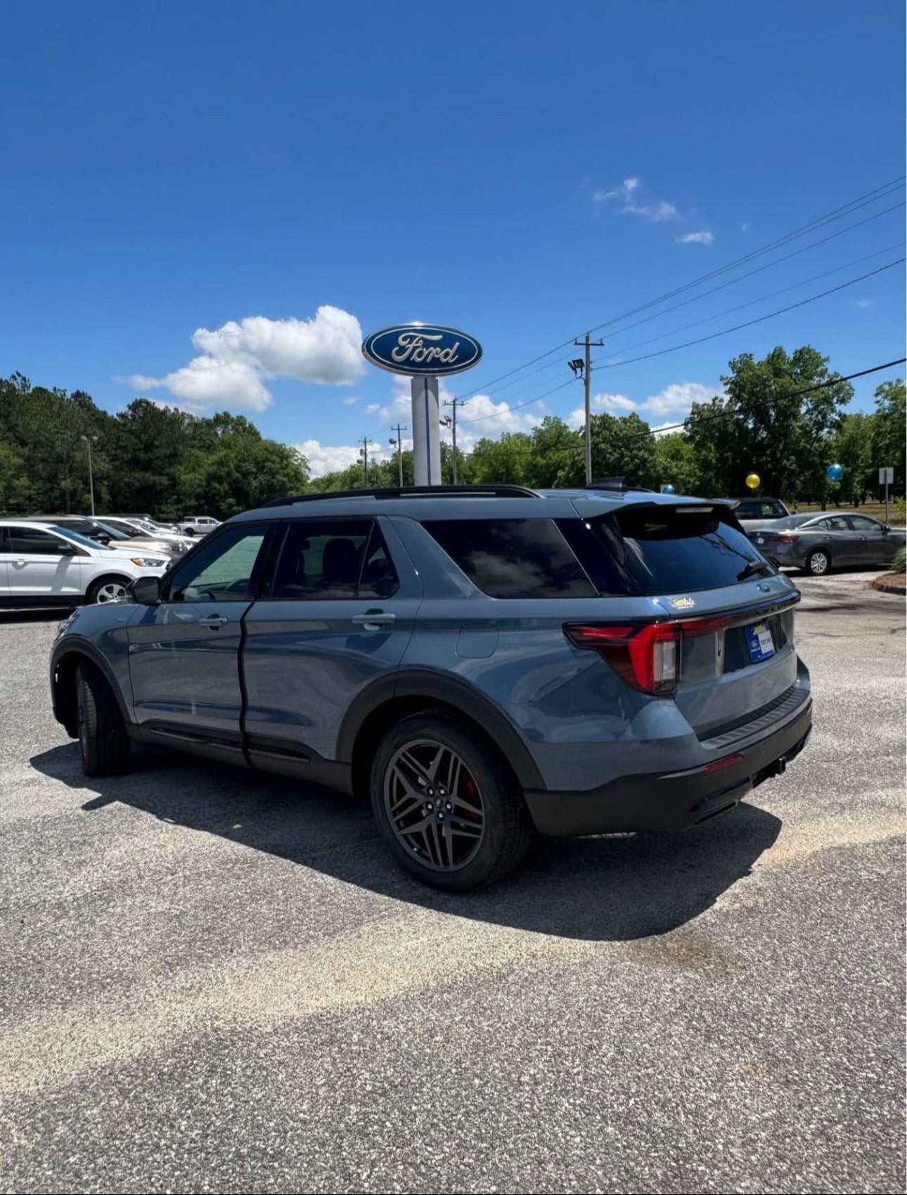 2025 Ford Explorer ST-Line