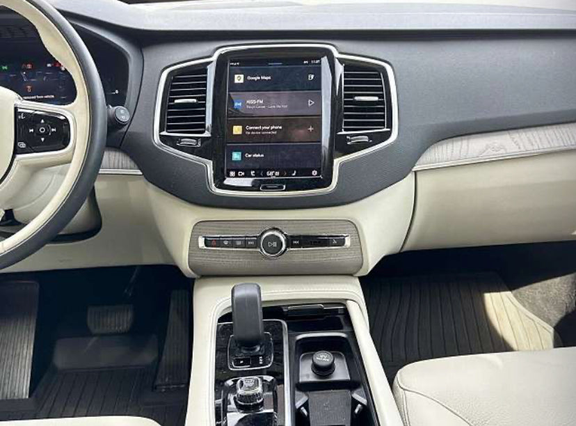 2025 Volvo XC90 T8 Plus Bright Theme