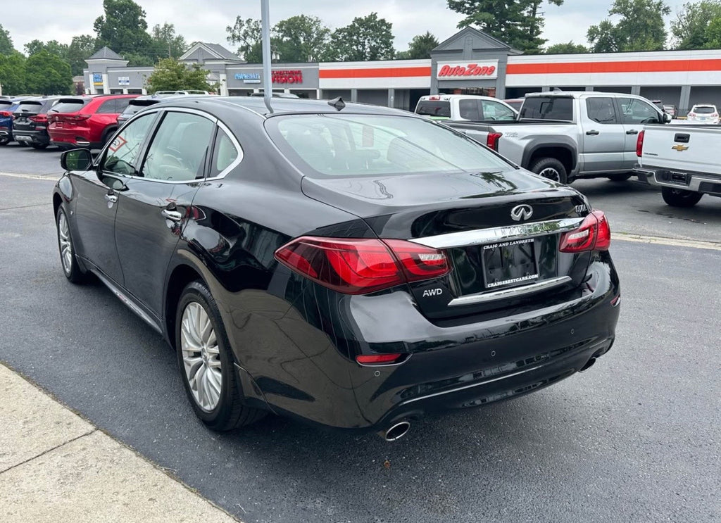 2016 Infiniti Q70