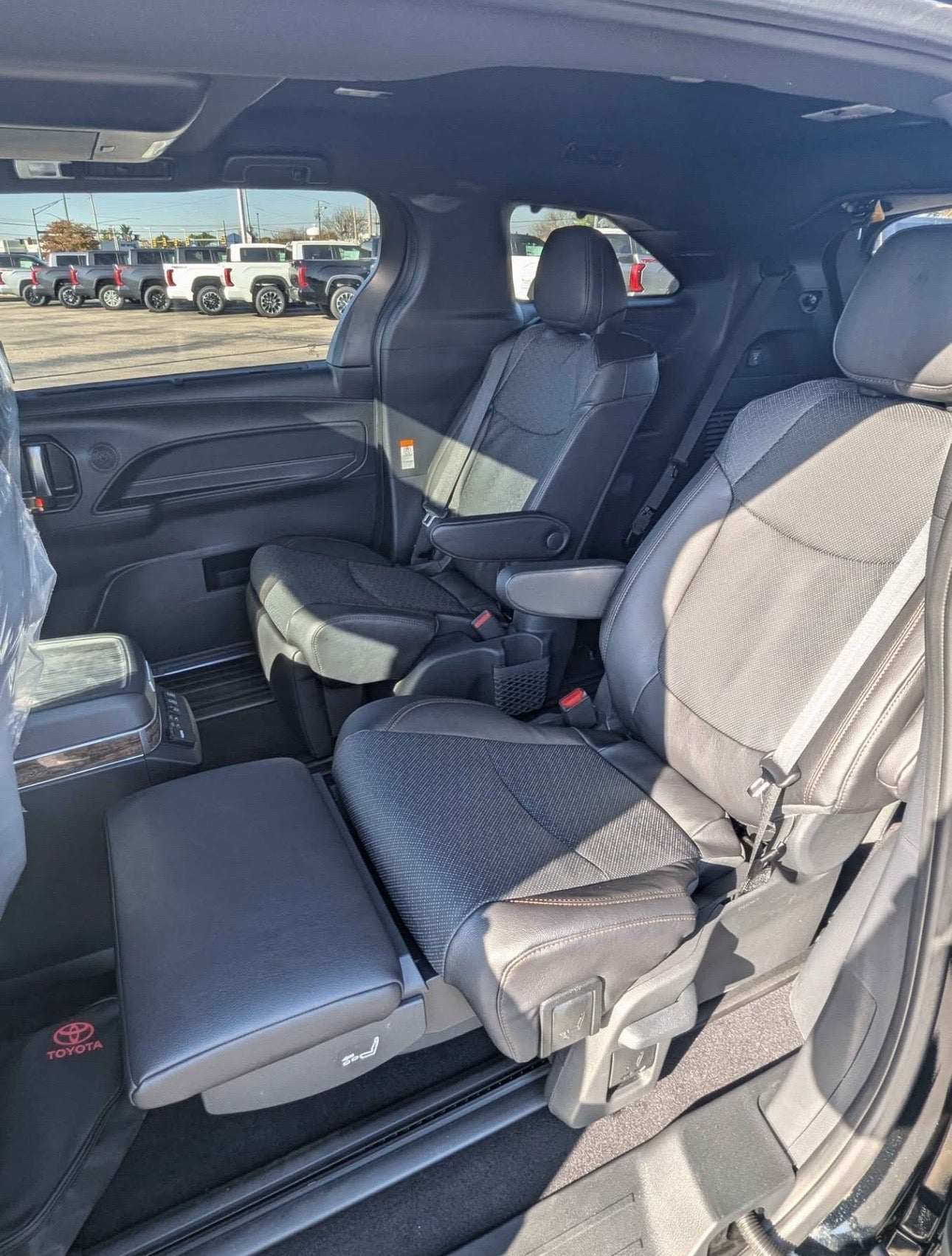2025 Toyota Sienna Platinum