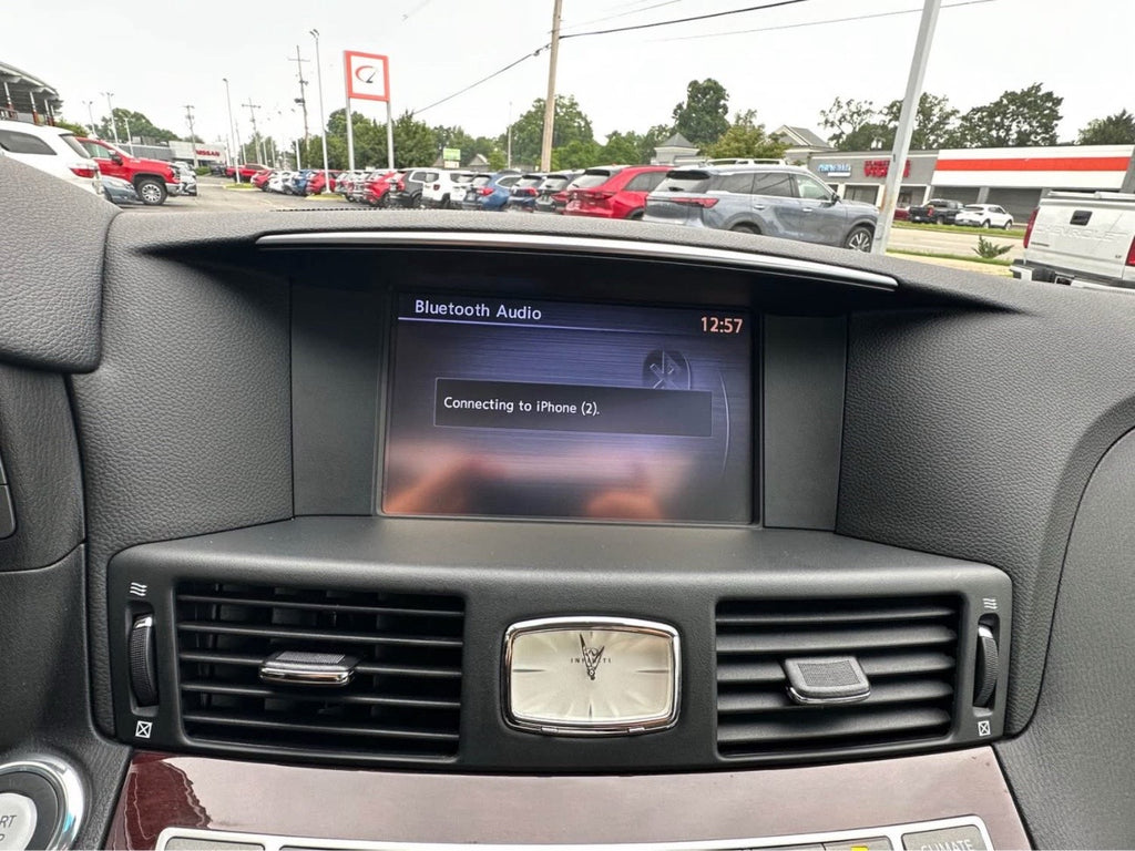 2016 Infiniti Q70