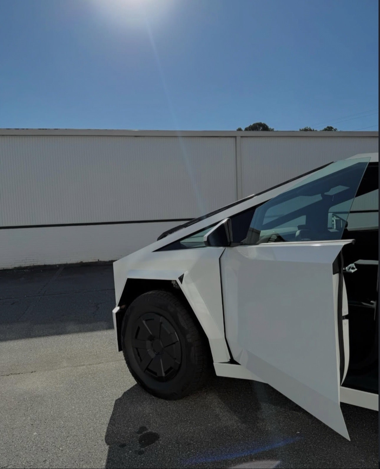 2025 Tesla Cybertruck