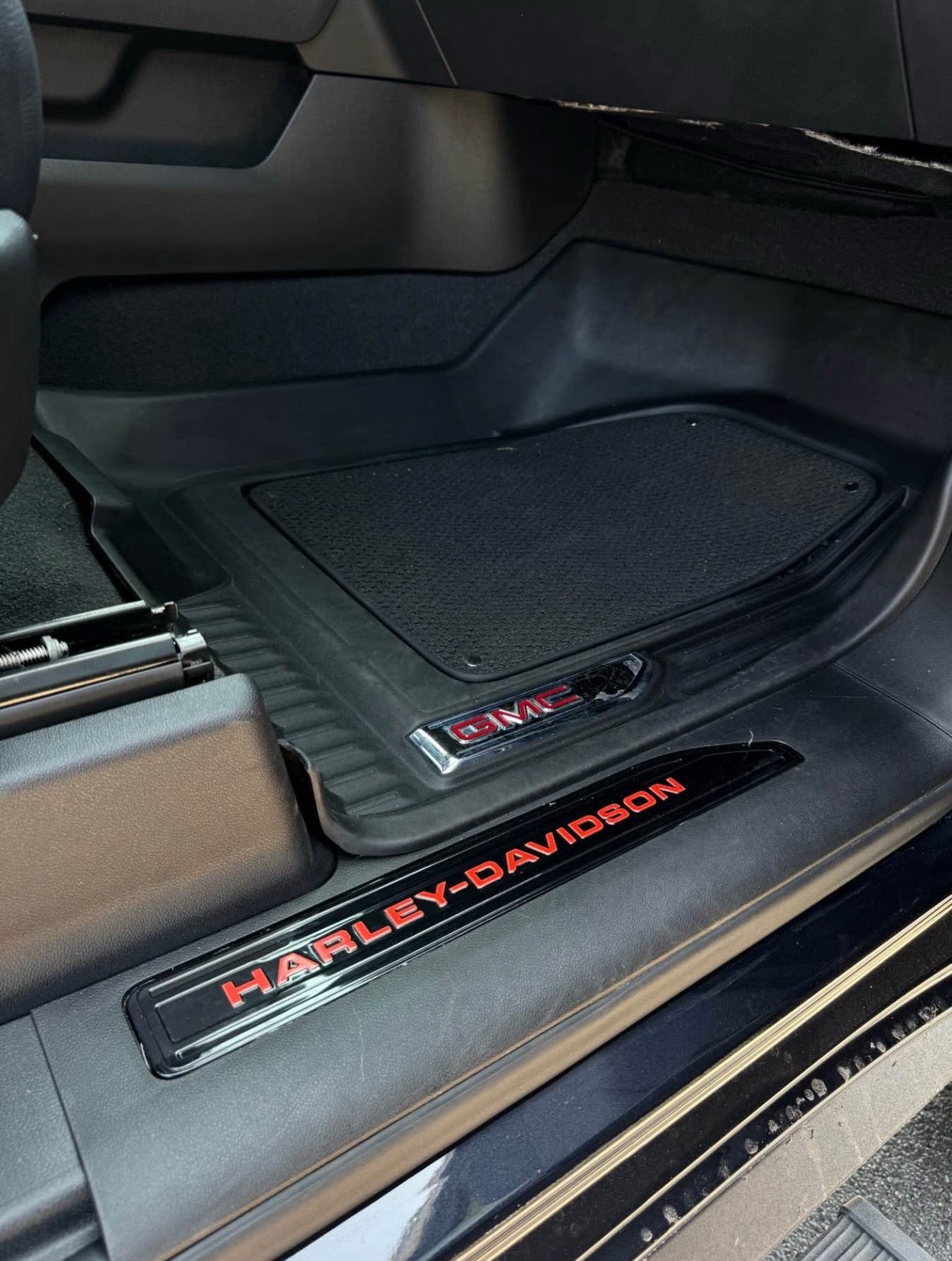 2023 GMC Sierra AT4