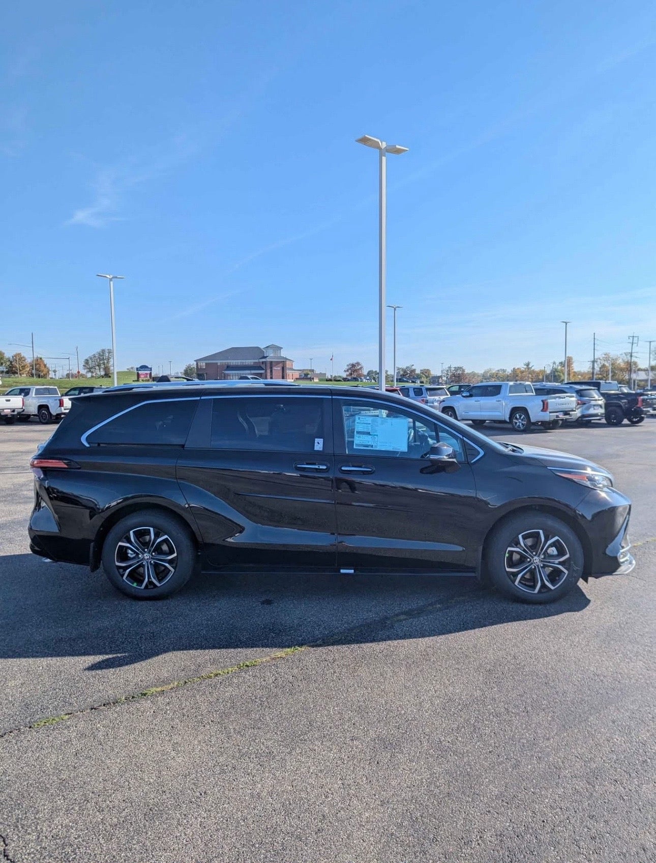 2025 Toyota Sienna Platinum