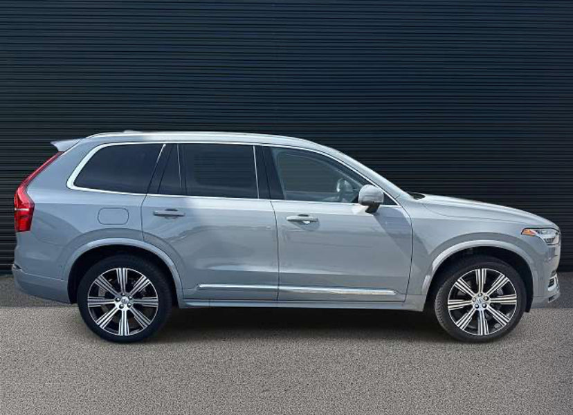 2025 Volvo XC90 T8 Plus Bright Theme