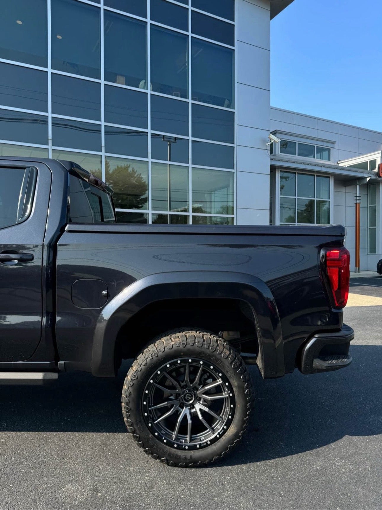 2023 GMC Sierra AT4
